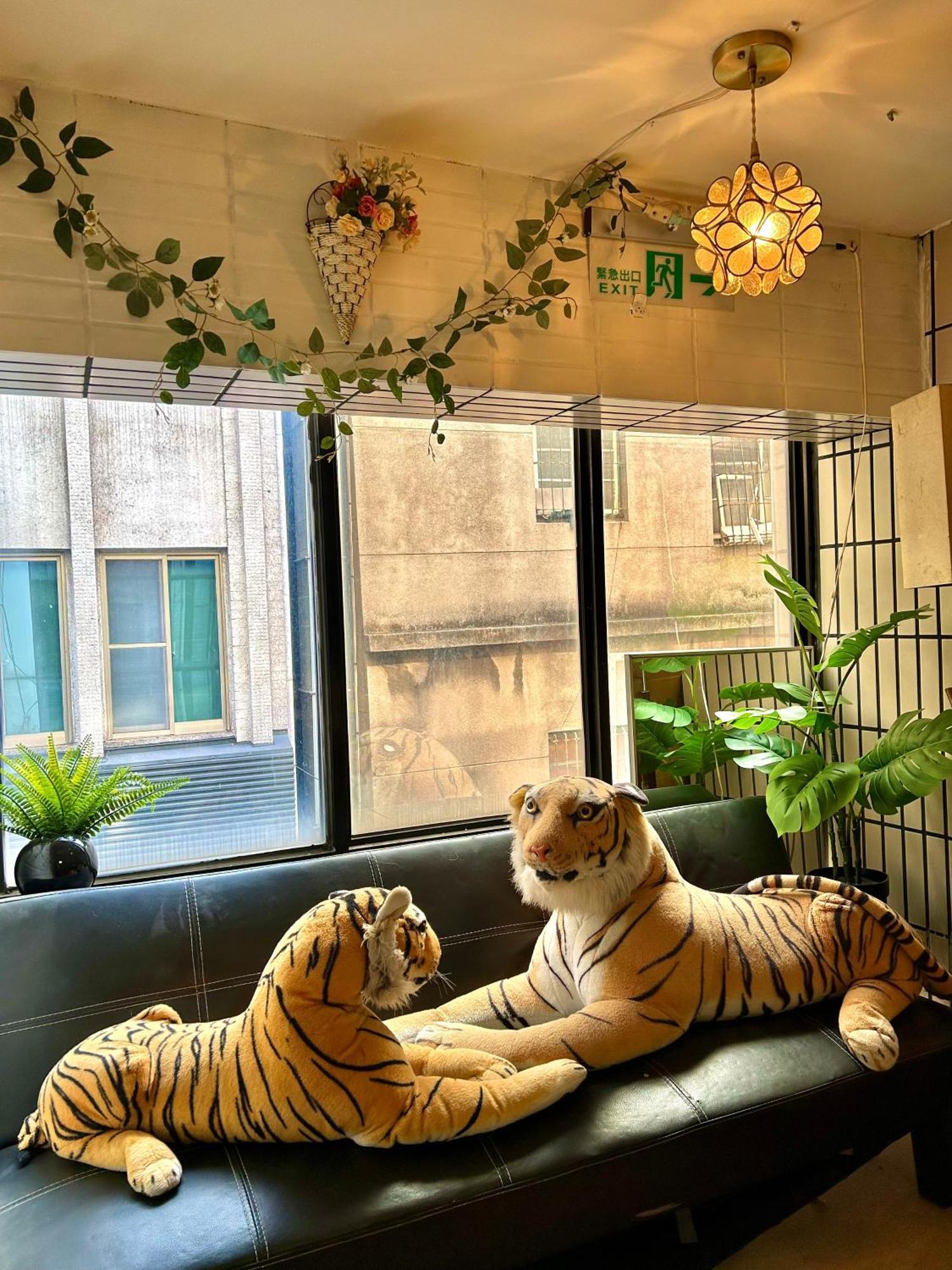 Triple Tiger Hostel Taipei